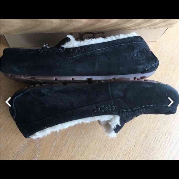 Ugg Ansley Slipper w Charm Size 6 - Picture 3 of 4